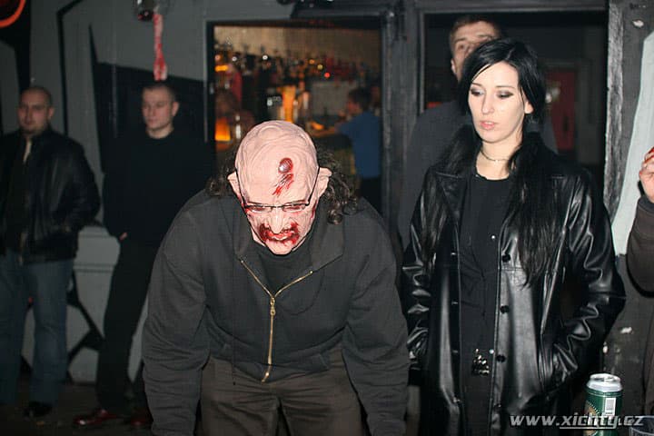 Un Cri Bleu, Kombucha, M.A.C. of Mad