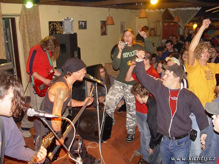 Deaf 99 + Squat Suspect, aneb Krajíc Birthday