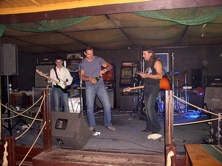 Andy Marshal band v Hard Café