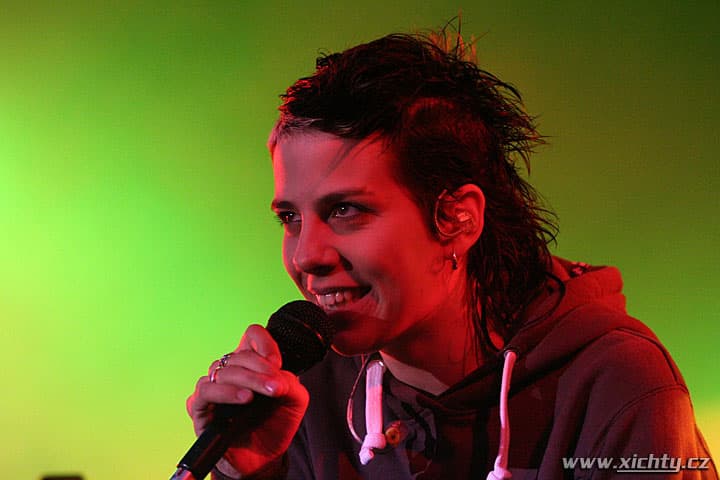 Aneta Langerová, Obří Broskev