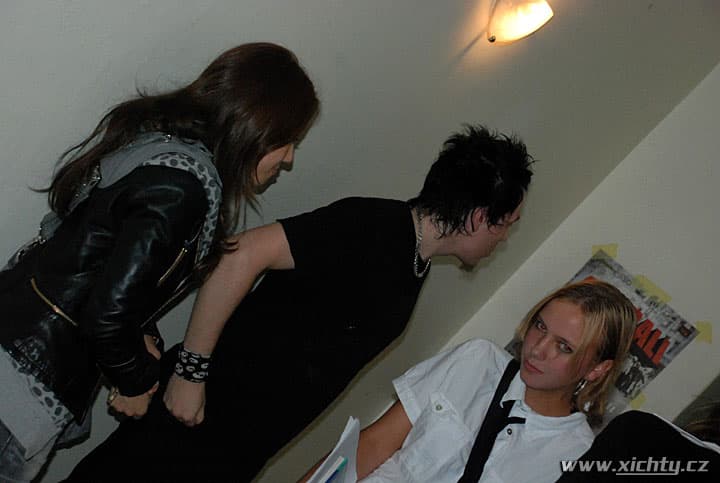 Lovex (fin) + White Flames (fin)